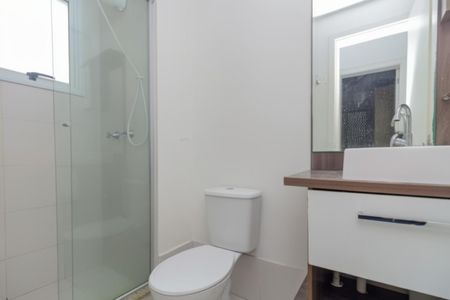 Banheiro de apartamento para alugar com 2 quartos, 50m² em Jardim Itu, Porto Alegre