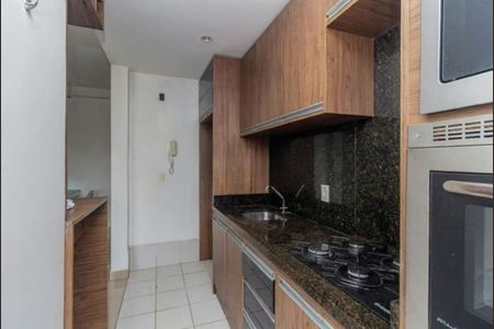 Cozinha de apartamento para alugar com 2 quartos, 50m² em Jardim Itu, Porto Alegre