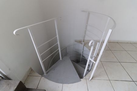 Casa para alugar com 160m², 3 quartos e sem vagaEscada 