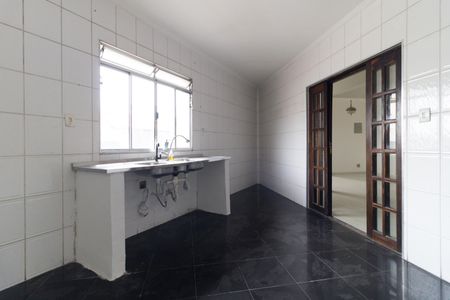 Casa para alugar com 160m², 3 quartos e sem vagaCozinha 