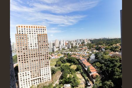 Vista da varanda da sala de apartamento à venda com 2 quartos, 40m² em Cidade Jardim, São Paulo