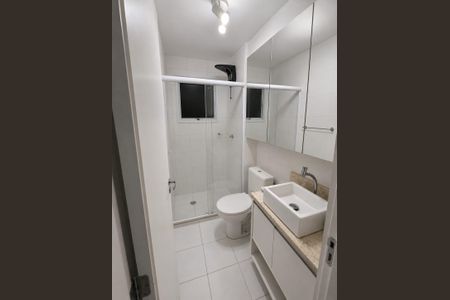 Banheiro de apartamento à venda com 2 quartos, 51m² em Centro, Barueri