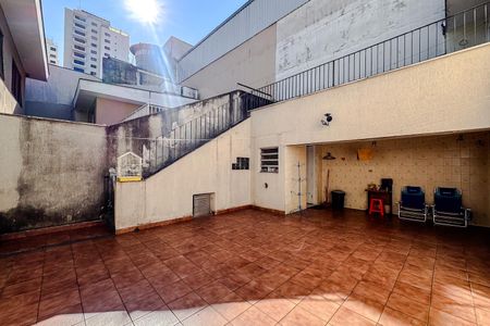 Casa para alugar com 235m², 3 quartos e 6 vagas Casa para alugar com 235m², 3 quartos e 6 vagasÁrea externa