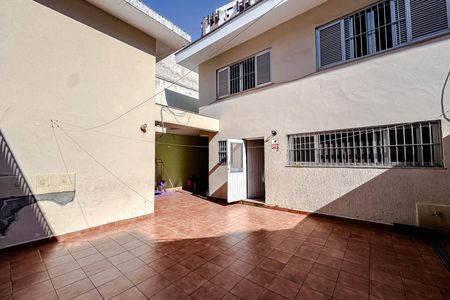 Casa para alugar com 235m², 3 quartos e 6 vagas Casa para alugar com 235m², 3 quartos e 6 vagasÁrea externa