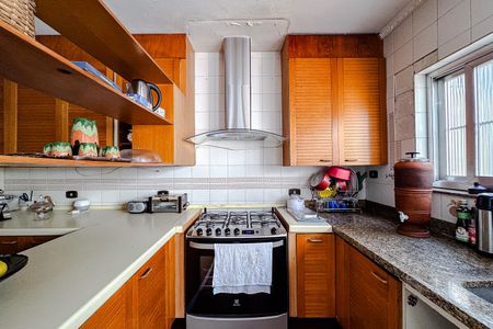 Casa para alugar com 235m², 3 quartos e 6 vagas Casa para alugar com 235m², 3 quartos e 6 vagasCozinha
