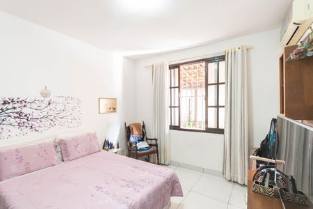 Casa à venda com 118m², 2 quartos e 1 vagaSuíte