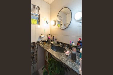Casa à venda com 118m², 2 quartos e 1 vagaBanheiro