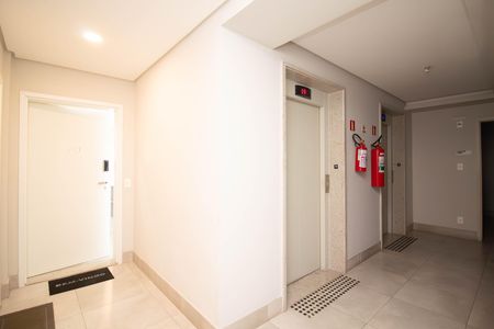 Apartamento à venda com 67m², 2 quartos e 1 vagaHall de entrada