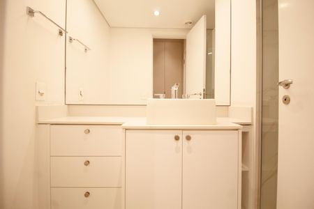 Apartamento para alugar com 72m², 2 quartos e 1 vaga