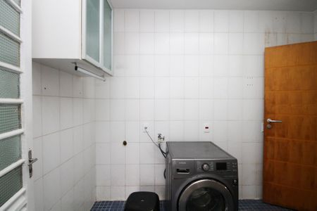 Casa de condomínio para alugar com 648m², 5 quartos e 6 vagas Casa de condomínio para alugar com 648m², 5 quartos e 6 vagasLavanderia