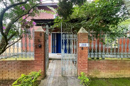Casa de condomínio para alugar com 648m², 5 quartos e 6 vagas Casa de condomínio para alugar com 648m², 5 quartos e 6 vagasEntrada