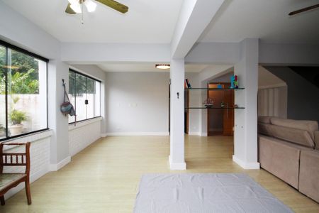 Casa de condomínio para alugar com 648m², 5 quartos e 6 vagas Casa de condomínio para alugar com 648m², 5 quartos e 6 vagasSala 4