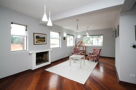 Casa de condomínio para alugar com 648m², 5 quartos e 6 vagas Casa de condomínio para alugar com 648m², 5 quartos e 6 vagasSala 1