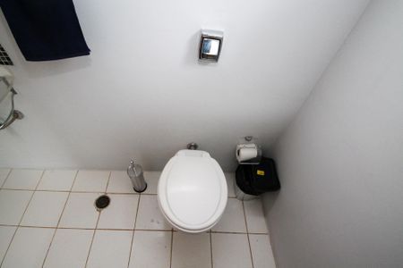 Casa de condomínio para alugar com 648m², 5 quartos e 6 vagas Casa de condomínio para alugar com 648m², 5 quartos e 6 vagasLavabo