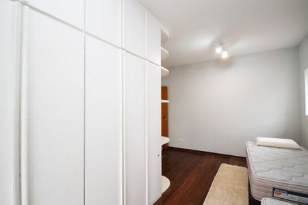 Casa de condomínio para alugar com 648m², 5 quartos e 6 vagas Casa de condomínio para alugar com 648m², 5 quartos e 6 vagasSuíte 3