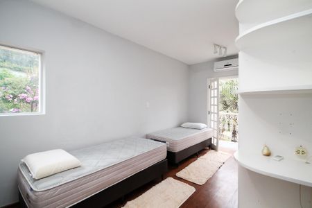 Casa de condomínio para alugar com 648m², 5 quartos e 6 vagas Casa de condomínio para alugar com 648m², 5 quartos e 6 vagasSuíte 3