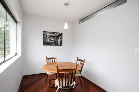 Casa de condomínio para alugar com 648m², 5 quartos e 6 vagas Casa de condomínio para alugar com 648m², 5 quartos e 6 vagasSala 2