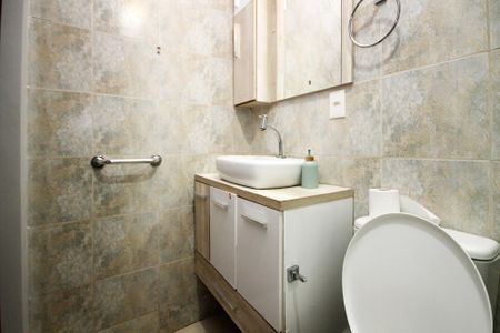 Casa de condomínio para alugar com 648m², 5 quartos e 6 vagas Casa de condomínio para alugar com 648m², 5 quartos e 6 vagasBanheiro Suíte 4