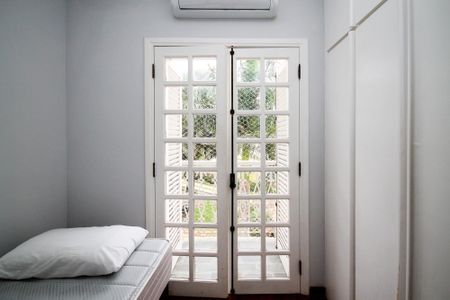 Casa de condomínio para alugar com 648m², 5 quartos e 6 vagas Casa de condomínio para alugar com 648m², 5 quartos e 6 vagasVaranda Suíte 3
