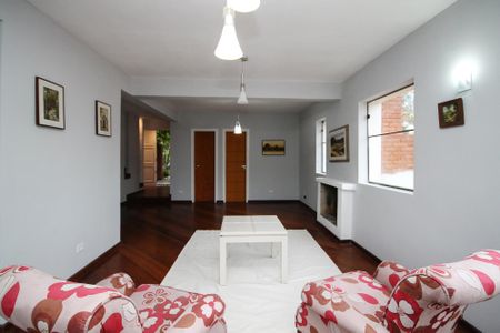 Casa de condomínio para alugar com 648m², 5 quartos e 6 vagas Casa de condomínio para alugar com 648m², 5 quartos e 6 vagasSala 1
