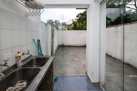 Casa de condomínio para alugar com 648m², 5 quartos e 6 vagas Casa de condomínio para alugar com 648m², 5 quartos e 6 vagasLavanderia