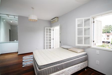 Casa de condomínio para alugar com 648m², 5 quartos e 6 vagas Casa de condomínio para alugar com 648m², 5 quartos e 6 vagasSuíte 1