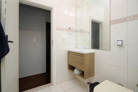 Casa de condomínio para alugar com 648m², 5 quartos e 6 vagas Casa de condomínio para alugar com 648m², 5 quartos e 6 vagasBanheiro Suíte 2