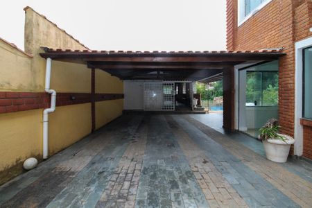 Casa de condomínio para alugar com 648m², 5 quartos e 6 vagas Casa de condomínio para alugar com 648m², 5 quartos e 6 vagasGaragem