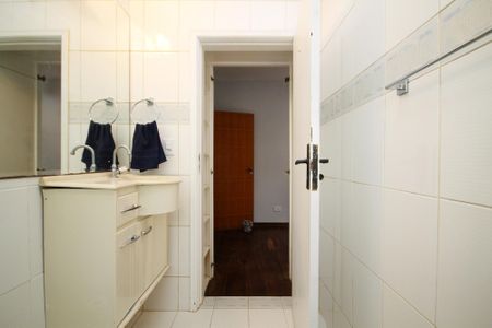 Casa de condomínio para alugar com 648m², 5 quartos e 6 vagas Casa de condomínio para alugar com 648m², 5 quartos e 6 vagasBanheiro Suíte 3
