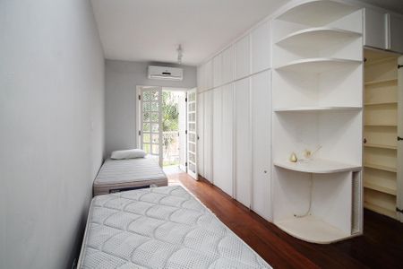 Casa de condomínio para alugar com 648m², 5 quartos e 6 vagas Casa de condomínio para alugar com 648m², 5 quartos e 6 vagasSuíte 3