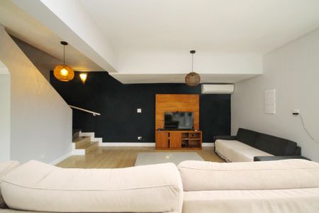 Casa de condomínio para alugar com 648m², 5 quartos e 6 vagas Casa de condomínio para alugar com 648m², 5 quartos e 6 vagasSala 5