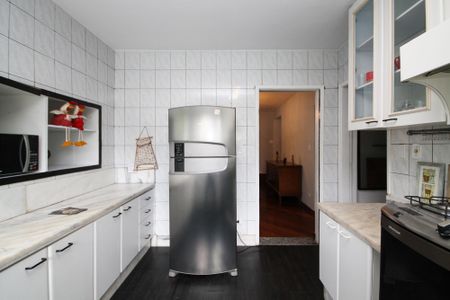 Casa de condomínio para alugar com 648m², 5 quartos e 6 vagas Casa de condomínio para alugar com 648m², 5 quartos e 6 vagasCozinha