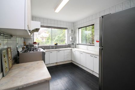 Casa de condomínio para alugar com 648m², 5 quartos e 6 vagas Casa de condomínio para alugar com 648m², 5 quartos e 6 vagasCozinha