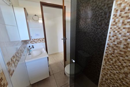 Casa de condomínio para alugar com 70m², 1 quarto e 1 vaga Casa de condomínio para alugar com 70m², 1 quarto e 1 vagaBanheiro