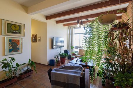 Apartamento à venda com 114m², 2 quartos e sem vaga Apartamento à venda com 114m², 2 quartos e sem vagaSala