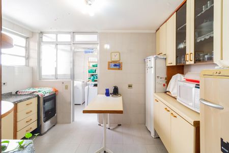 Apartamento à venda com 114m², 2 quartos e sem vaga Apartamento à venda com 114m², 2 quartos e sem vagaCozinha