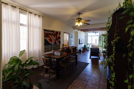 Apartamento à venda com 114m², 2 quartos e sem vaga Apartamento à venda com 114m², 2 quartos e sem vagaSala