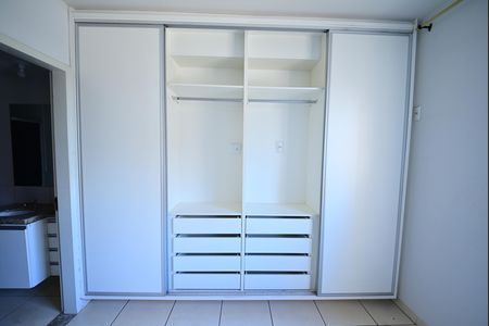 Apartamento para alugar com 2 quartos, 50m² em Parque Oeste Industrial, Goiânia