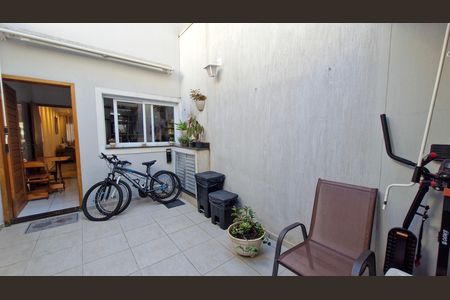 Casa para alugar com 100m², 3 quartos e 2 vagas