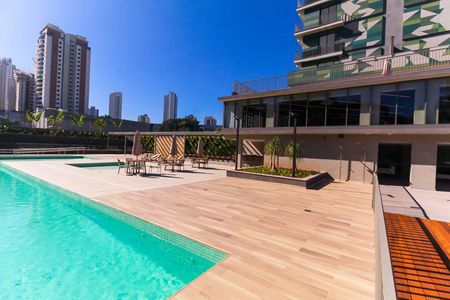 Studio para alugar com 43m², 1 quarto e sem vaga Studio para alugar com 43m², 1 quarto e sem vagaÁrea comum - Piscina
