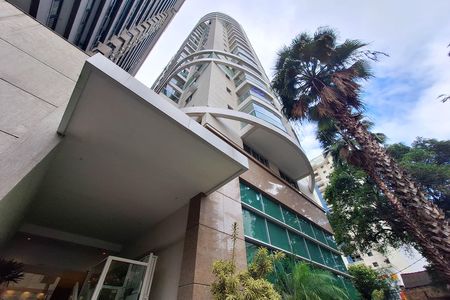 Apartamento para alugar com 100m², 2 quartos e 1 vaga Apartamento para alugar com 100m², 2 quartos e 1 vagaFachada