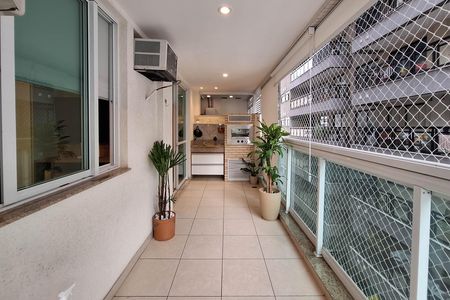 Apartamento para alugar com 100m², 2 quartos e 1 vaga Apartamento para alugar com 100m², 2 quartos e 1 vagaVaranda da Suite