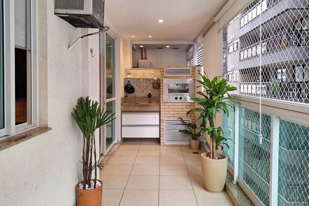 Apartamento para alugar com 100m², 2 quartos e 1 vaga Apartamento para alugar com 100m², 2 quartos e 1 vagaVaranda da Suite