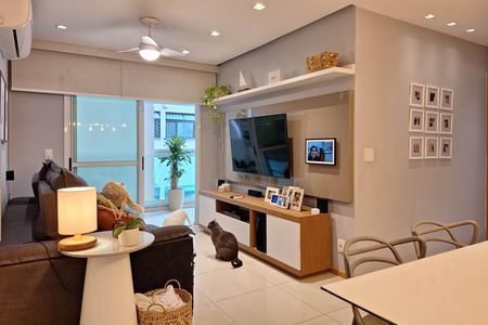 Apartamento para alugar com 100m², 2 quartos e 1 vaga Apartamento para alugar com 100m², 2 quartos e 1 vagaSala