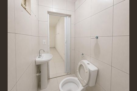 Banheiro de casa para alugar com 1 quarto, 30m² em Parque Novo Lar, São Paulo