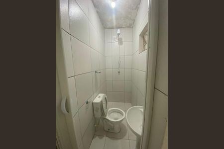 Casa para alugar com 30m², 1 quarto e sem vaga Casa para alugar com 30m², 1 quarto e sem vagaBanheiro
