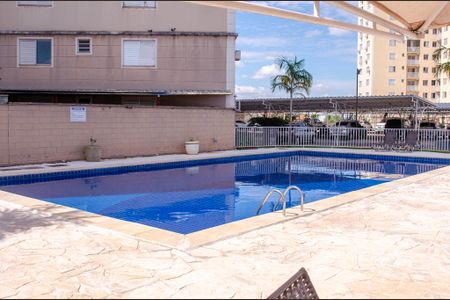 Apartamento à venda com 75m², 3 quartos e sem vagaÁrea comum - Piscina