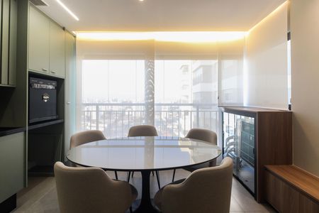 Apartamento à venda com 55m², 2 quartos e 1 vaga Apartamento à venda com 55m², 2 quartos e 1 vagaVaranda