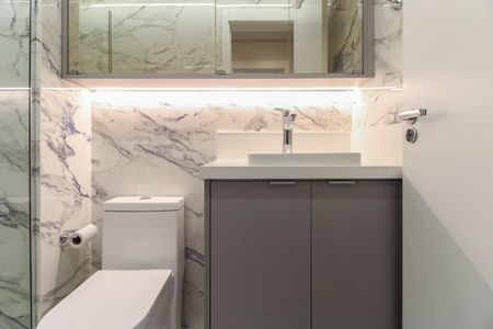 Apartamento à venda com 55m², 2 quartos e 1 vaga Apartamento à venda com 55m², 2 quartos e 1 vagaBanheiro Social