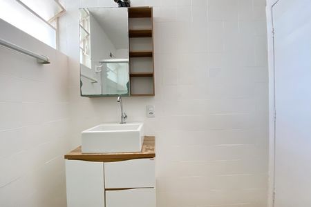 Apartamento à venda com 74m², 3 quartos e 1 vaga Apartamento à venda com 74m², 3 quartos e 1 vagaBanheiro